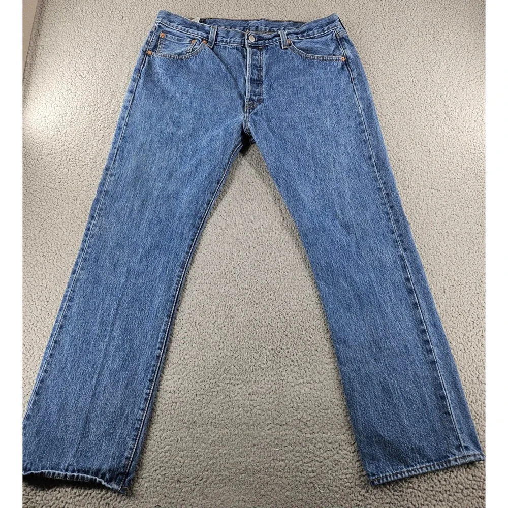 Levis 501 Jeans Mens 38x32 Blue Medium Wash Straight Leg Button Fly‎ Denim Jeans